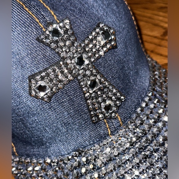 New Rhinestone‎ Cross Jean Adjustable Cap - Picture 5 of 6